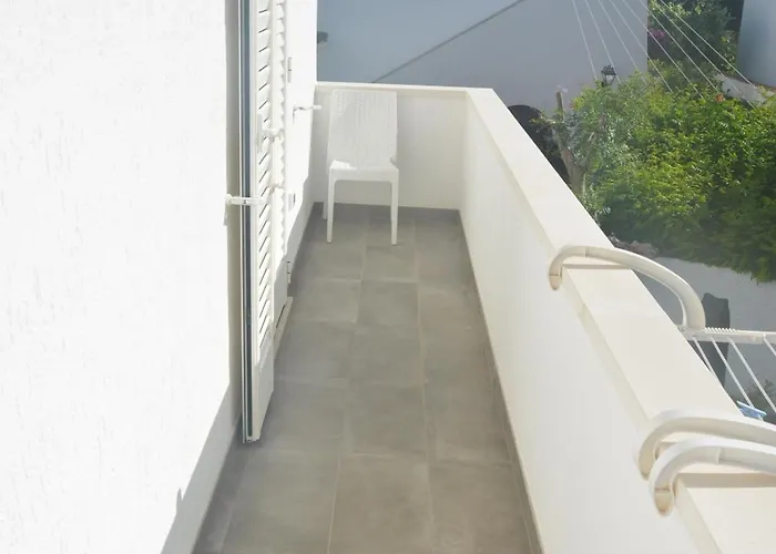 Vila Elisabetta Torre Santa Sabina