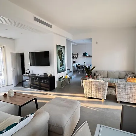 Elisabetta * Torre Santa Sabina